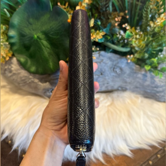 Chanel zip around wallet - Picture 8 of 16